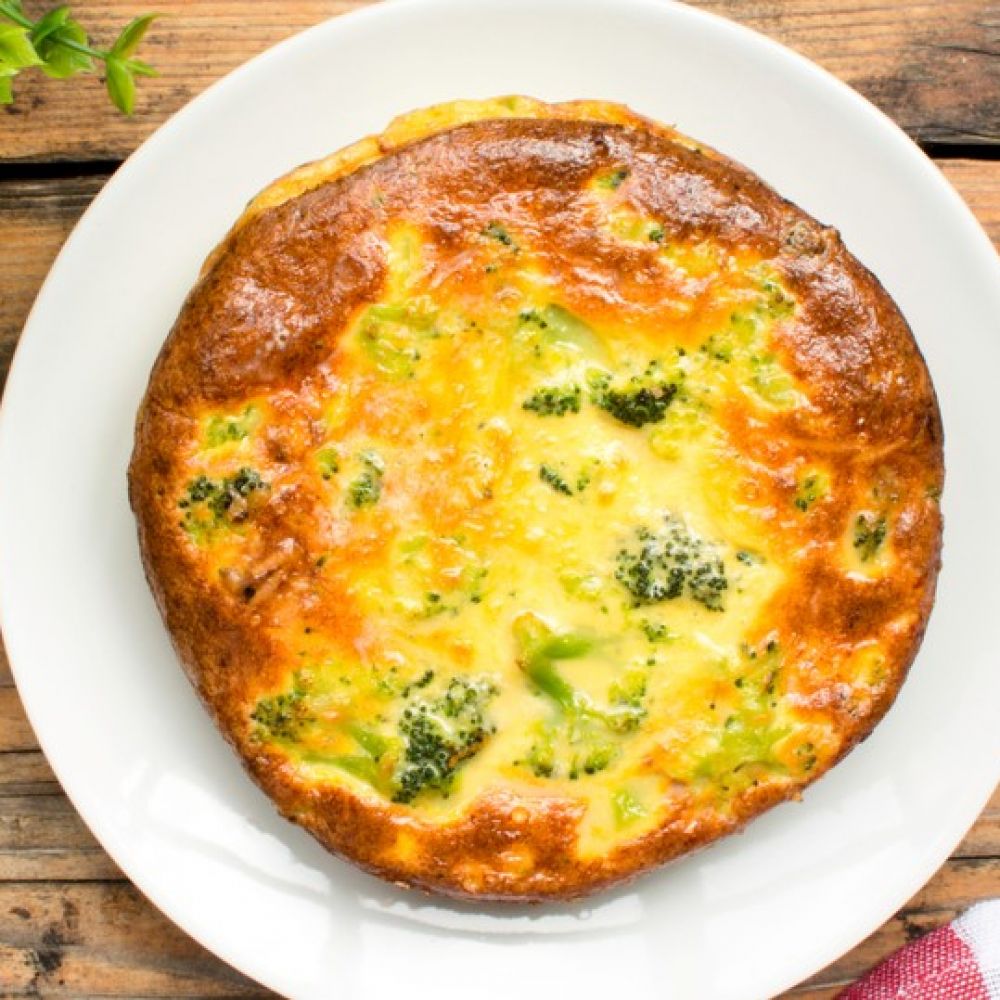 Quiche with Broccoli and Mozzarella Cheese