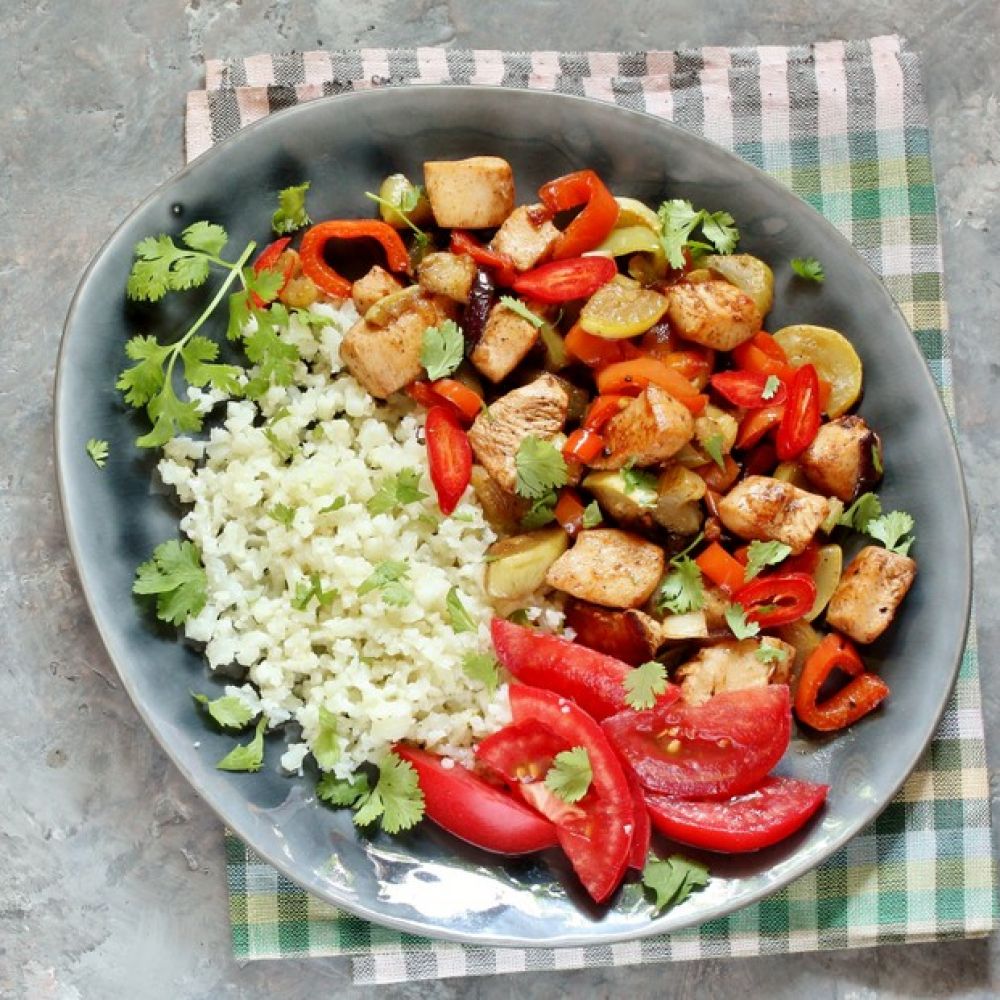 Cauliflower Rice with Chicken and Veggies