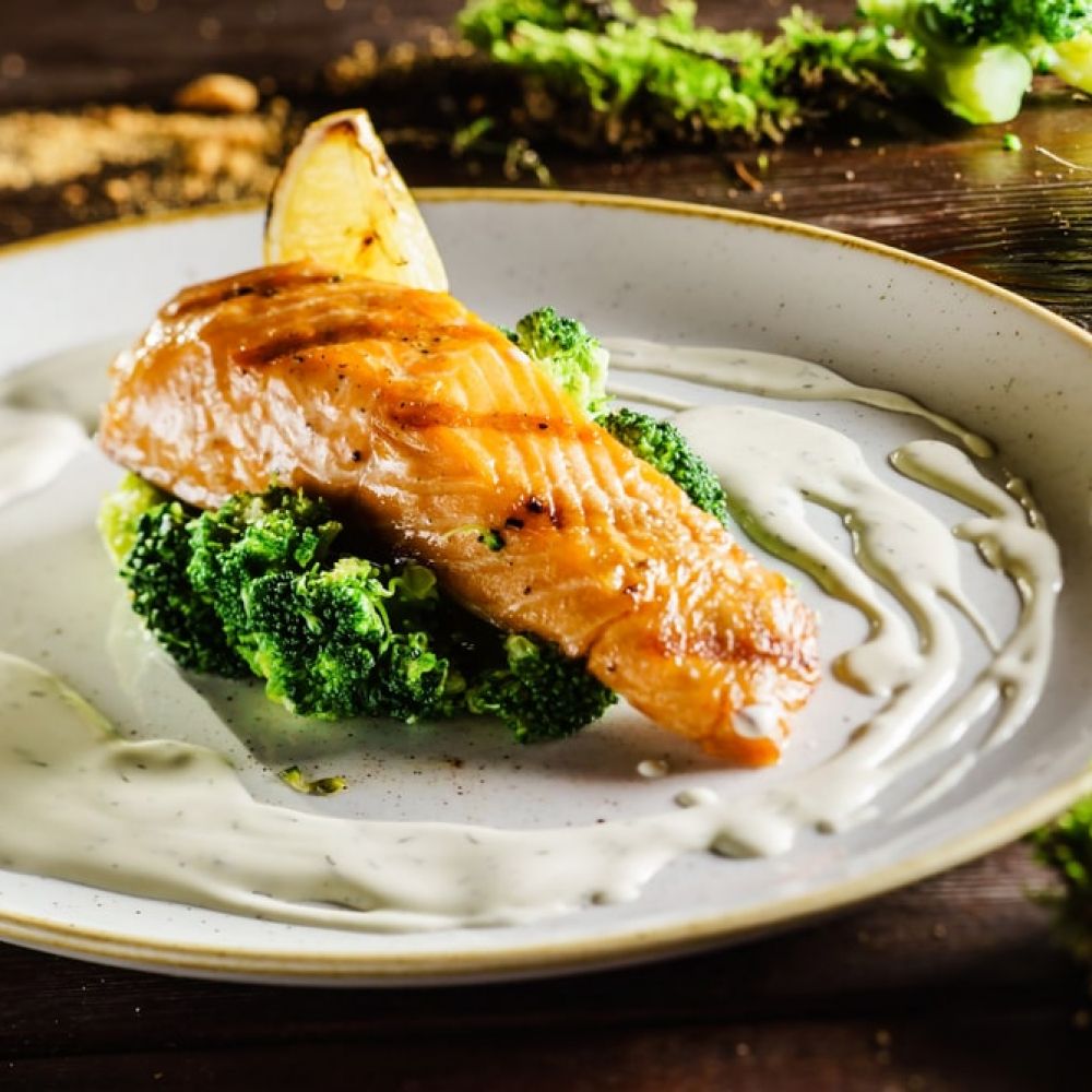 Salmon with Broccoli and Lemon Mayonnaise