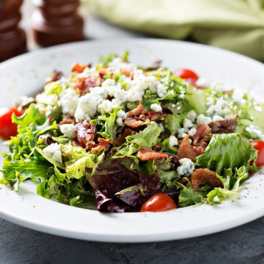 Salad with Bacon and Blue Cheese