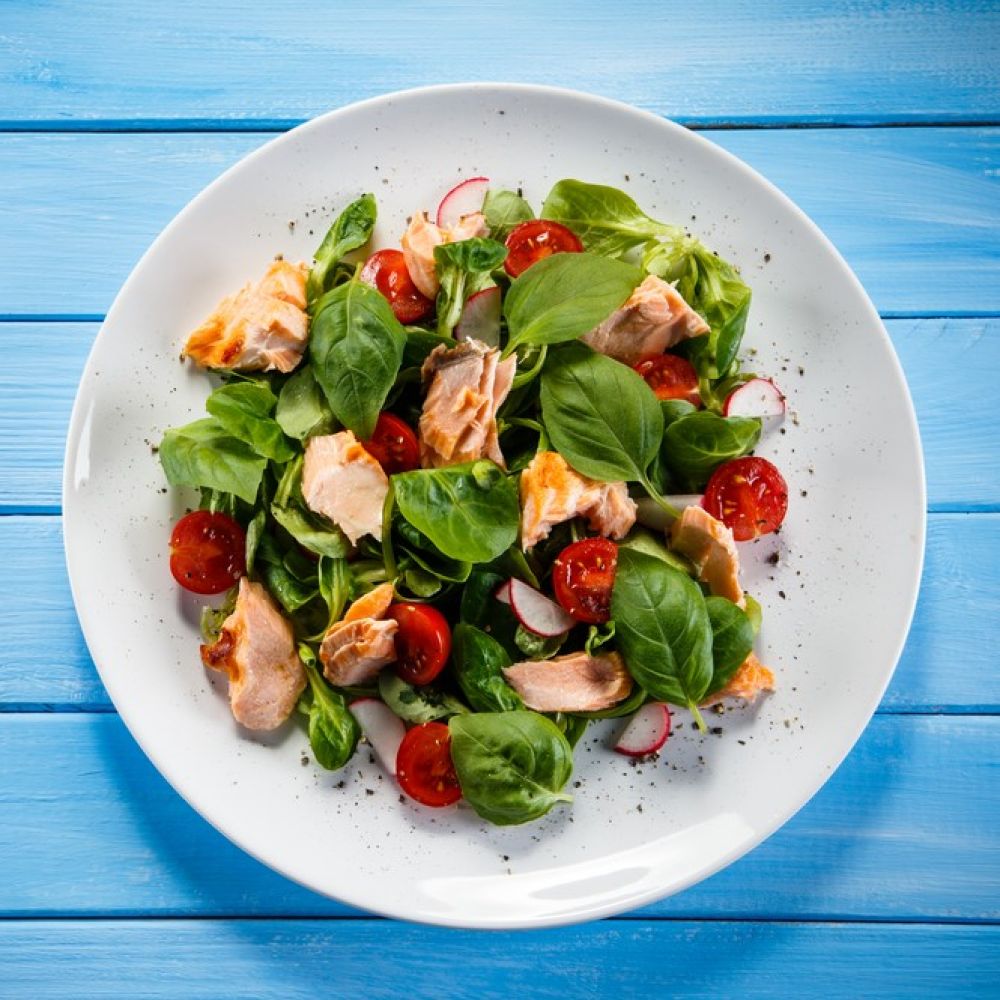 Vegetable Salad with Fried Salmon