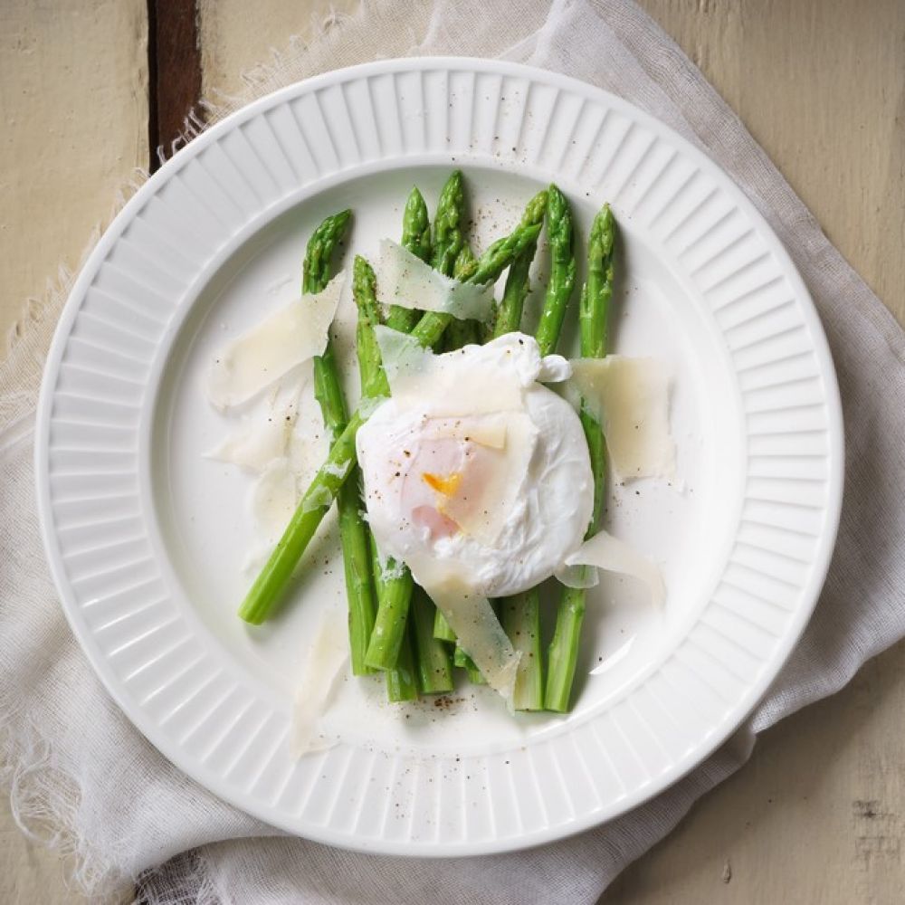 Eggs with Asparagus and Parmesan Cheese