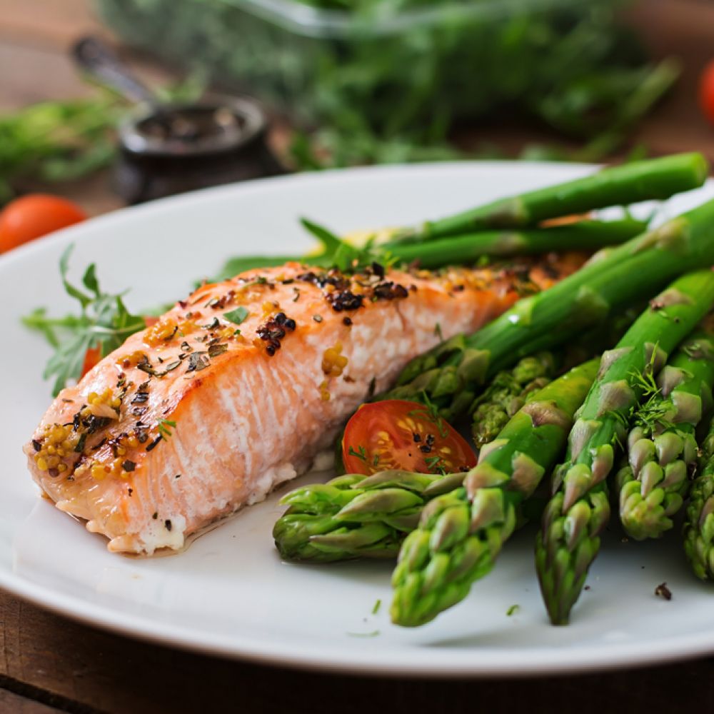 Baked Salmon with Asparagus and Tomatoes