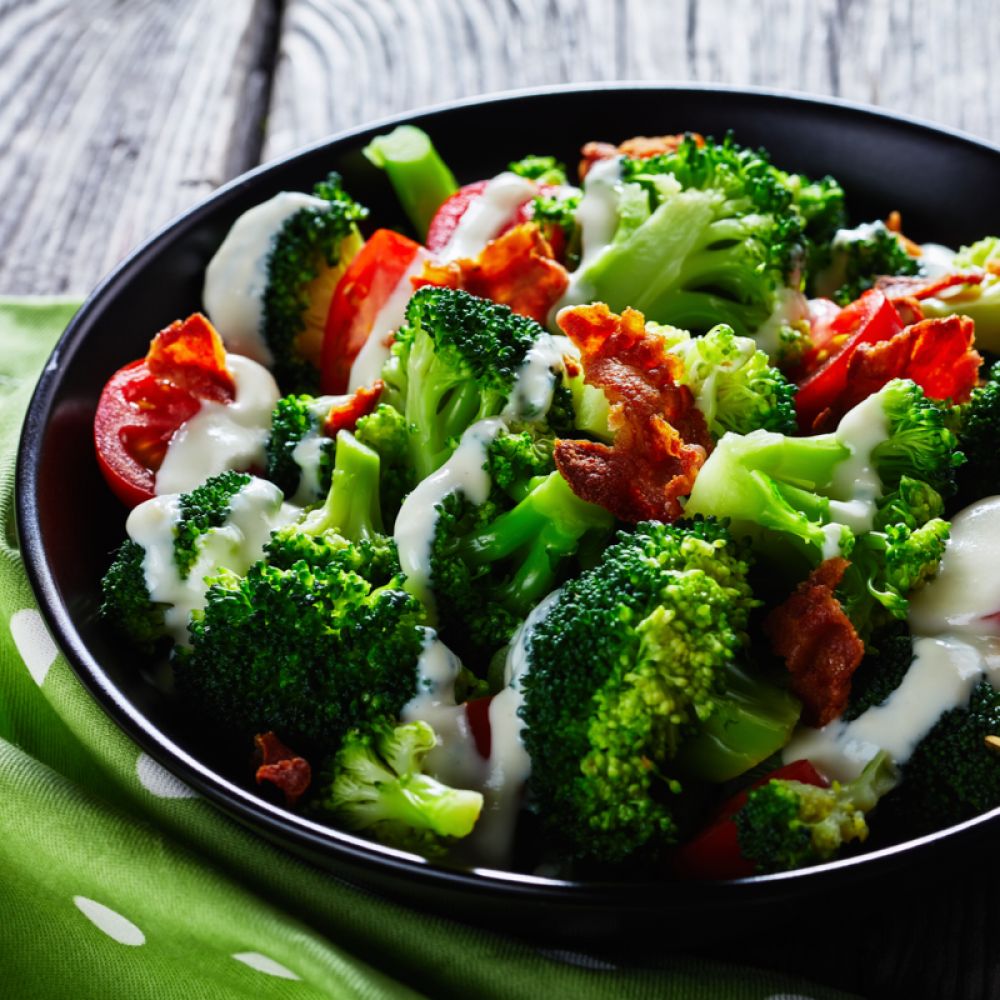 Salad with Broccoli, Bacon and Yogurt Sauce