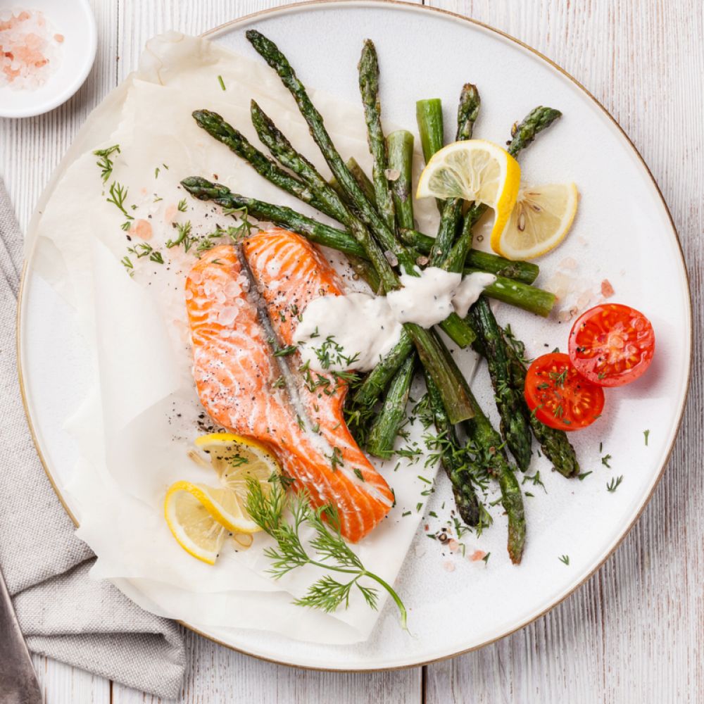 Salmon with Tomatoes and Asparagus